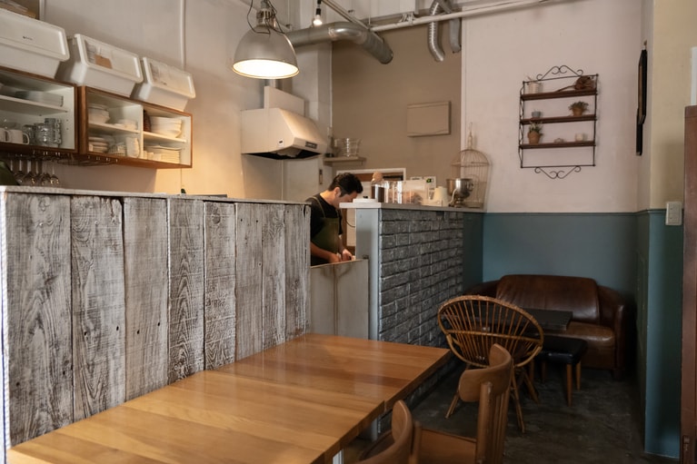 白紙店内。白紙のオープン当初は「月1営業」の予定だったとか。予想外にSNSで反響があったことから現在のスタイルに。