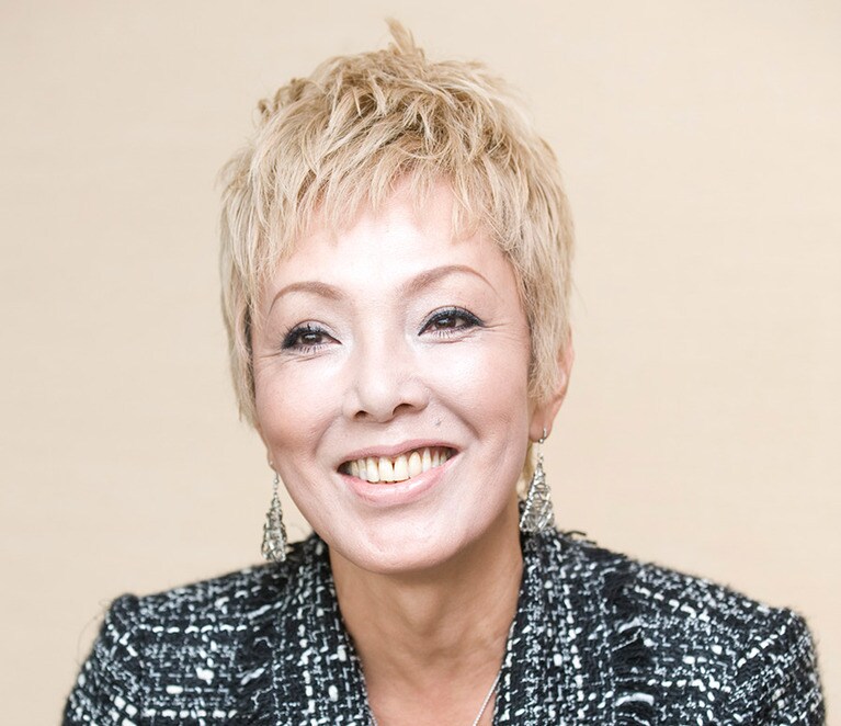 2018年いっぱいで「ピーター」の名前を卒業し、本名の「池畑慎之介」で統一することを発表したピーター、いや、池畑慎之助。役者としてももちろん素晴らしいが、彼の地を這うような低音は歌謡界の宝。「人間狩り」は名曲なのでぜひ聴いてほしい！