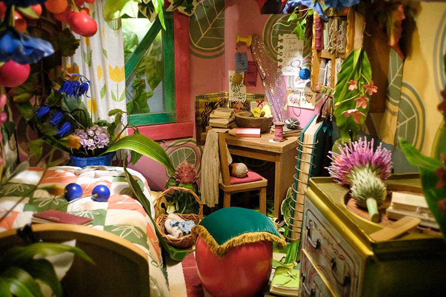 『借りぐらしのアリエッティ』の主人公・アリエッティの部屋。ときめくものが多いようだ。©Studio Ghibli