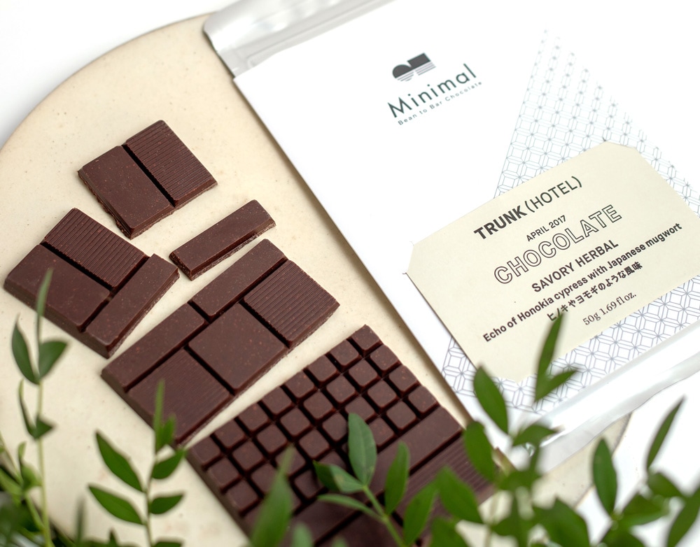 「TRUNK Premium Chocolate SAVORY–HERBAL」1枚 1,300円。