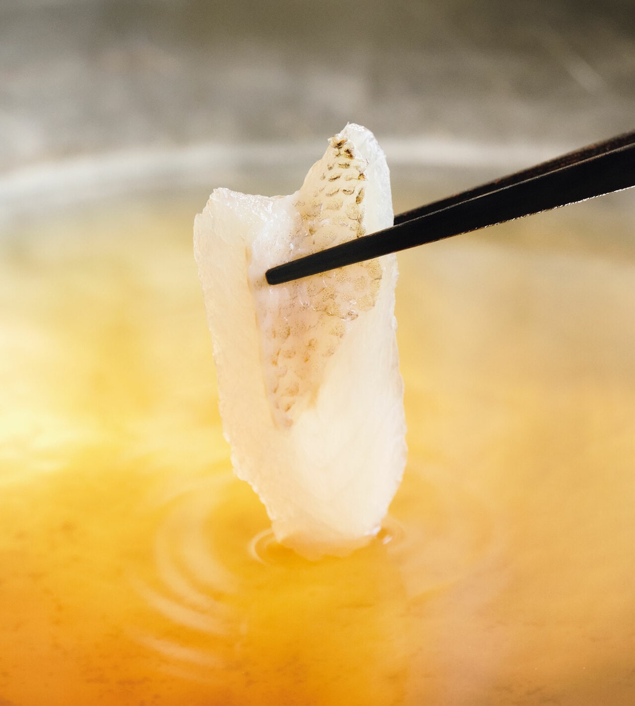 のどぐろの出汁しゃぶ 3人前（アカムツ300g、鍋出汁、野菜、ぽん酢、胡麻だれ、葛切り、湯葉、薬味） 27,000円／下鴨茶寮