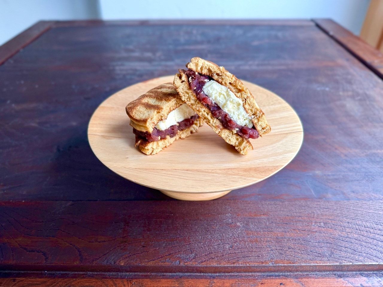 ボリューム満点！ バタどら虎嘯 411円／京らく製あん所 京都店