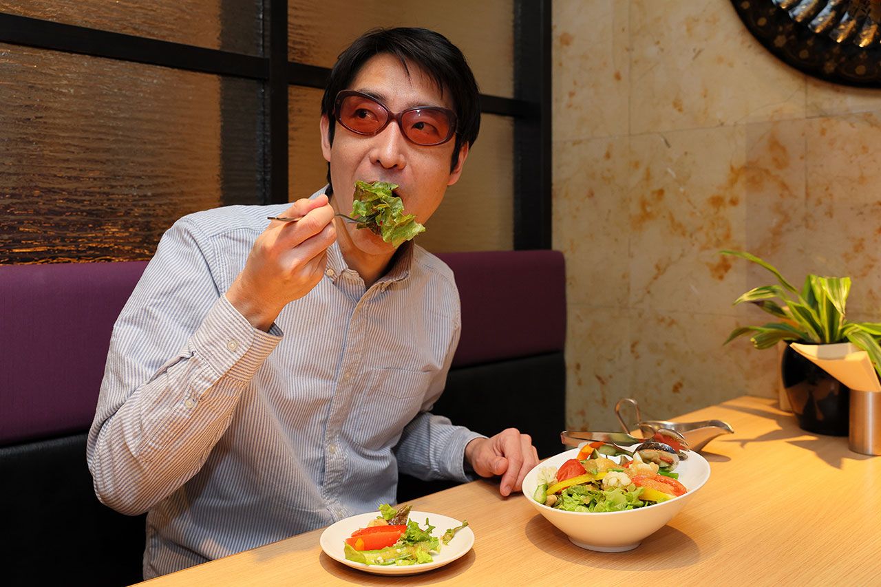 デリーで野菜をめちゃめちゃ食べる僕。