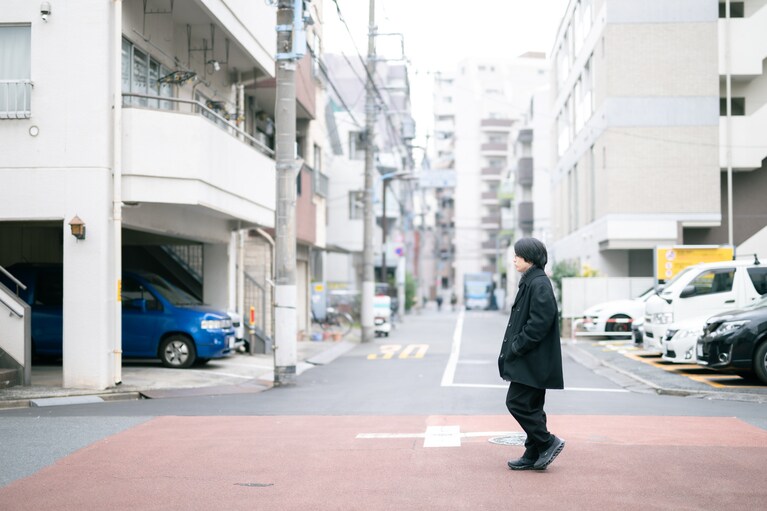 「自分は保護された環境にいる気がした」新作『地図にない』開幕を控えた劇作家・玉田真也が能登半島を巡り、気づいたこと