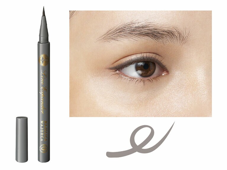 クールでモードなブルーグレー。白目も美しく見せる。マジョリカ マジョルカ ラインエキスパンダー GY817 夜行性 1,045円／資生堂