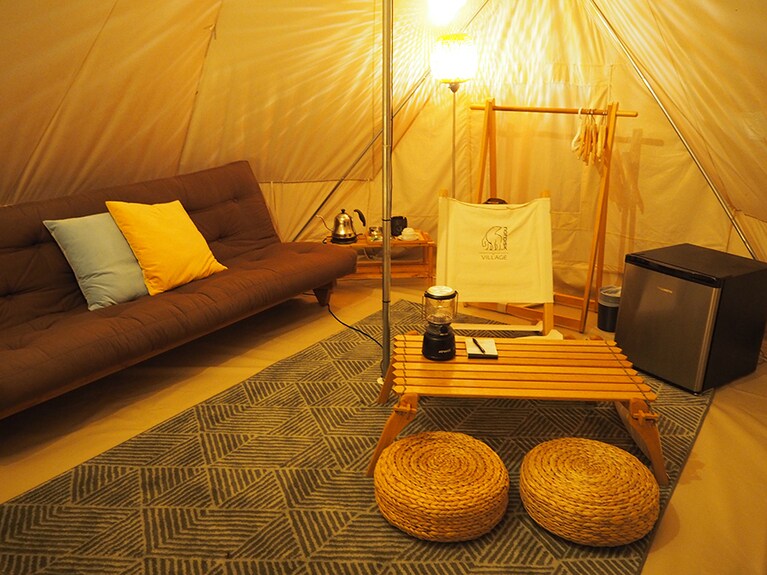 広々としたテント内。編集部員Ｍの住む東京の部屋より広いかも……!?