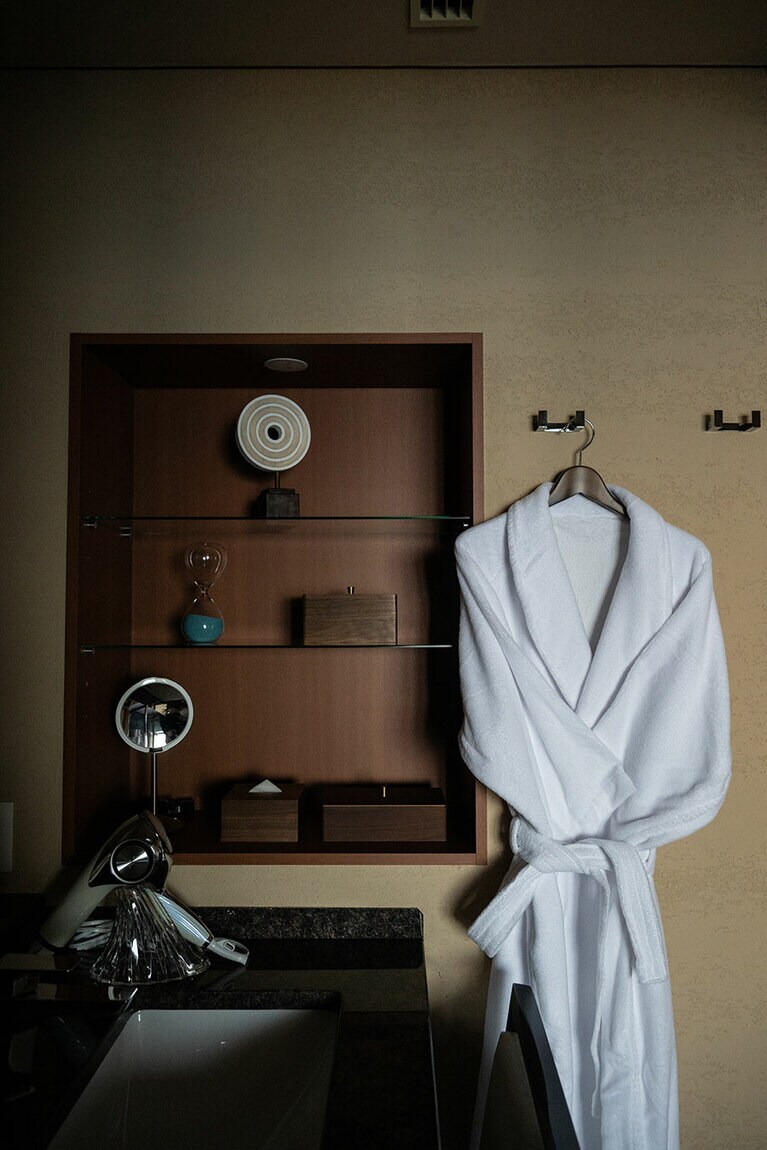 長期の旅でも快適に過ごせるよう、ドラム式洗濯乾燥機が完備され、上質なアメニティ類も用意。