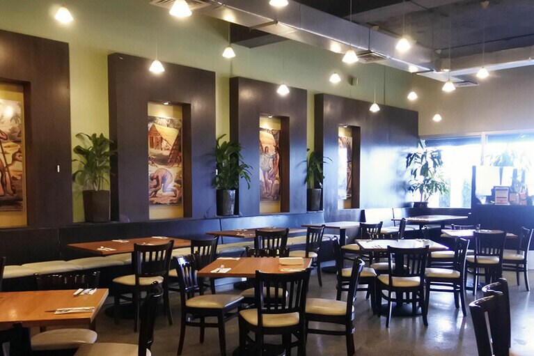 メスクラ・チャモロ・フュージョン・ビストロの本店。タモンのグランドプラザホテル店のブランチはこの時、休業中。