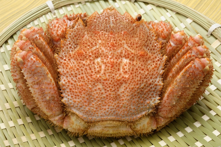 毛ガニもスーパーに売っている。写真：GYRO_PHOTOGRAPHY/イメージマート
