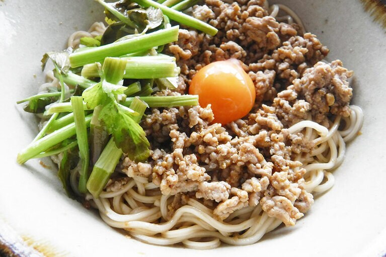麺はツルツルしていない、もったりした麺。でもそれがタレによく絡まります。