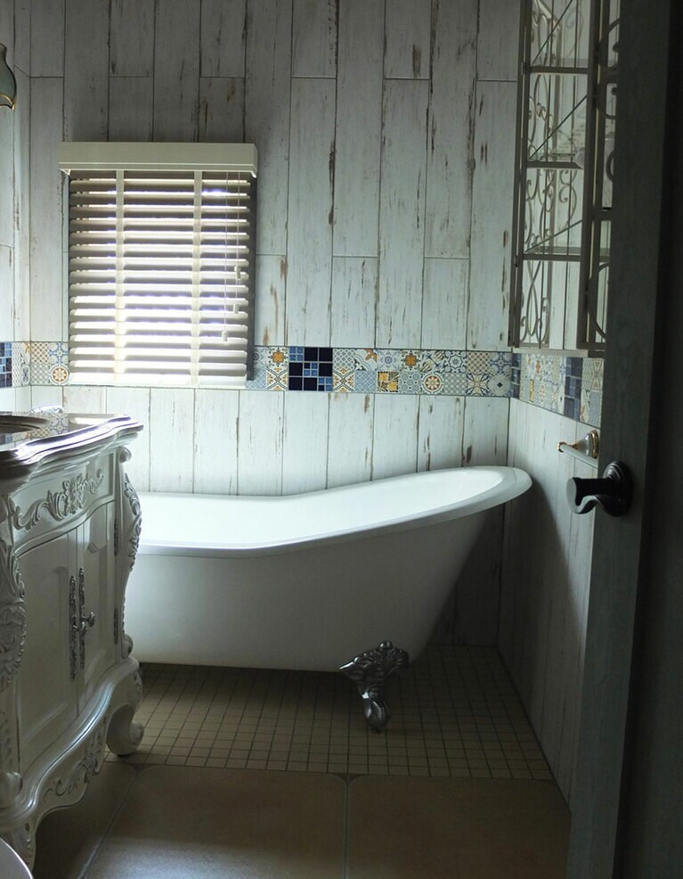 ［エトワール エフェ］お部屋ごとにインテリアは異なり、こんな素敵なバスルームをしつらえたお部屋も。