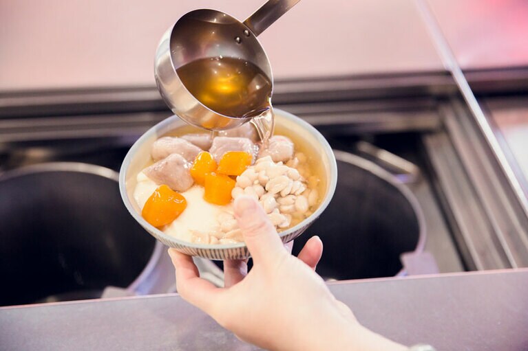 トッピングは2つ選べ、種類によって50元か70元。