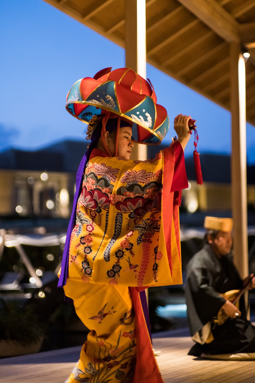 集いの館で毎夕開催されるアクティビティ「宵の座」。琉球舞踊のほか、沖縄空手の演武なども(演目は日により異なります)。