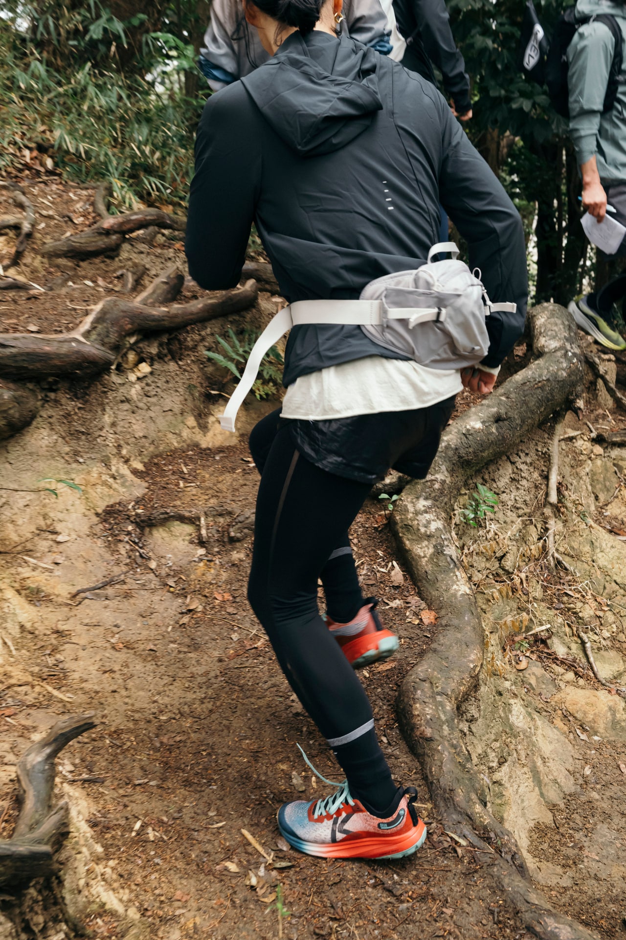 “シーク”の確かなグリップ力に助けられ、雨上がりの山道も安心して走ることができました。