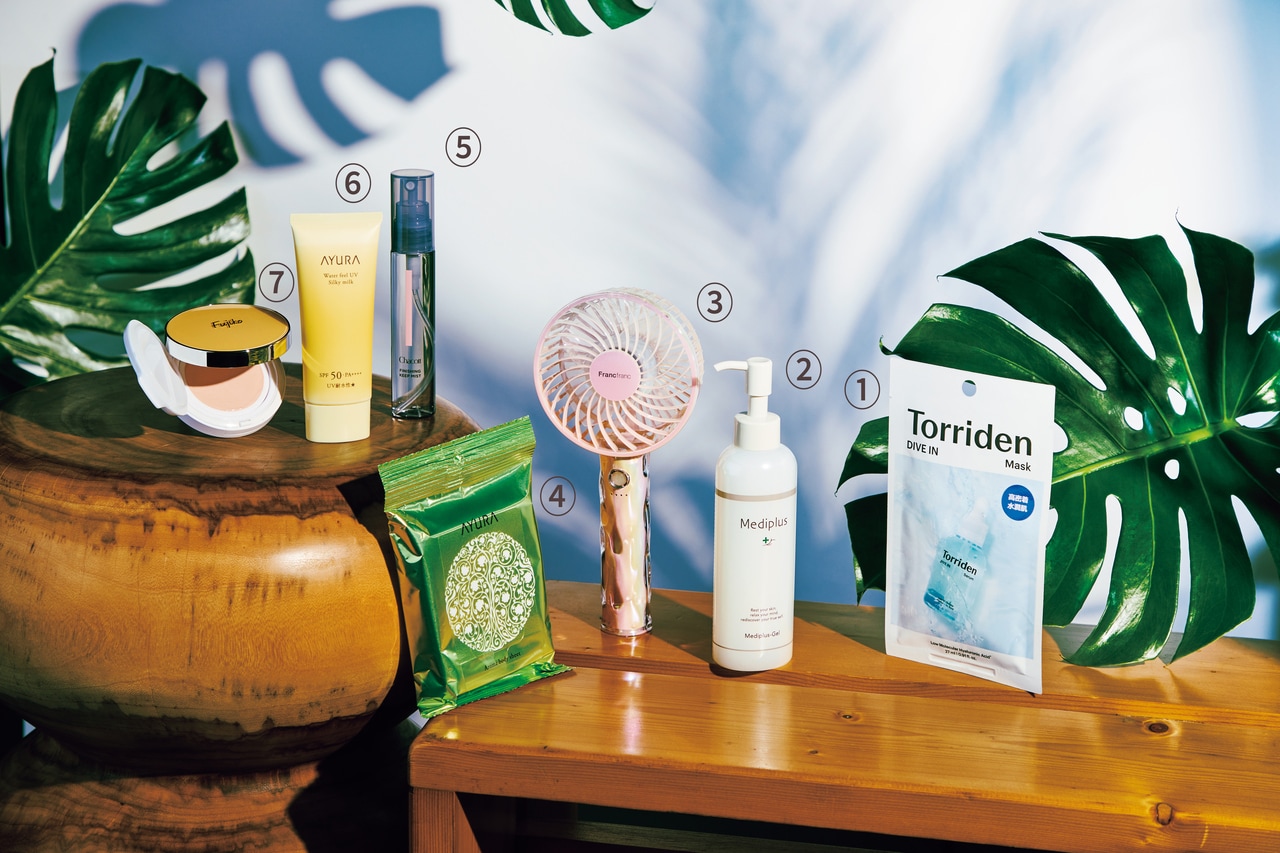 1：Torriden「ダイブイン マスク」1枚 275円、2：Mediplus「メディプラスゲル」180g 4,400円、3： Francfranc「フレ ハンディファン ウェーブ ピンク」＜アインズ＆トルペ限定色＞3,980円、4：AYURA「アロマボディシート」15枚入り 825円、5：Chacott「フィニッシングキープミスト」50mL 1,320円、6：AYURA「ウォーターフィールUV シルキーミルク」SPF50・PA++++ UV耐水性★ 70g 3,080円、7：Fujiko「あぶらとりウォーターパウダーNEO」SPF33・PA+++ 2,530円。