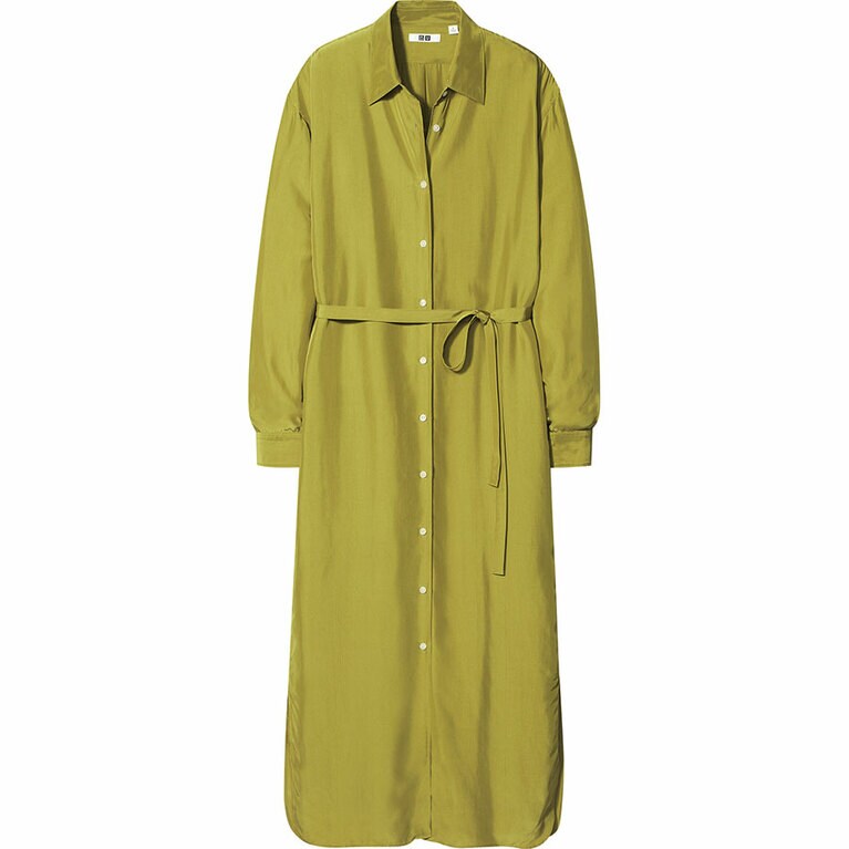 シャイニーレーヨンロングシャツワンピース(長袖) 4,990円。