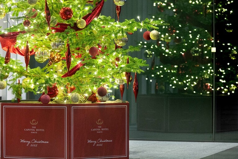 すみずみまでオーナメントが。