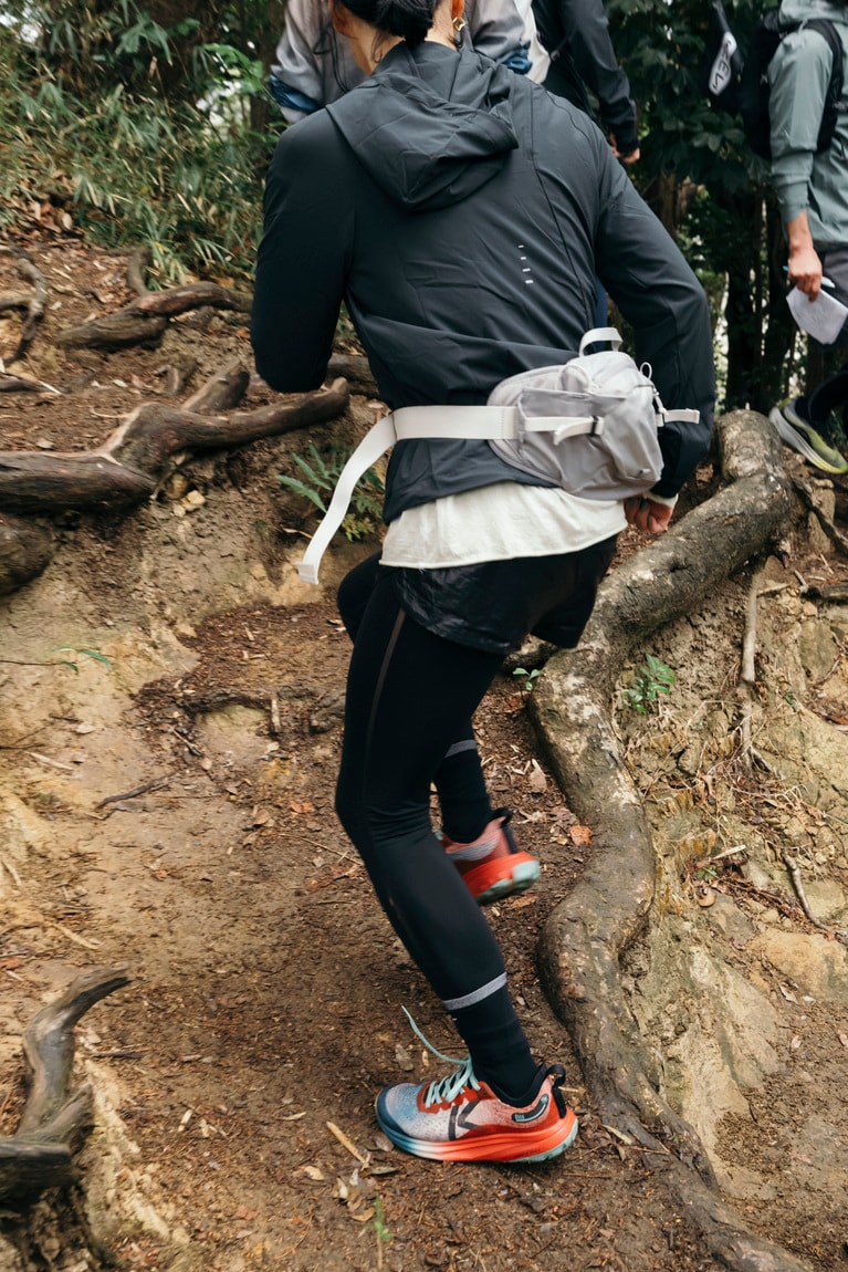 “シーク”の確かなグリップ力に助けられ、雨上がりの山道も安心して走ることができました。