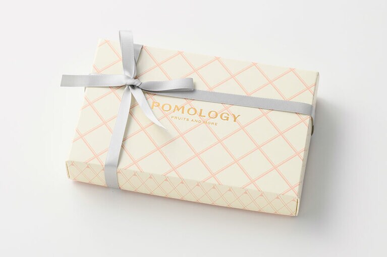 おしとやかで上品なパッケージ。目上の方へのプチギフトにも良さそう！