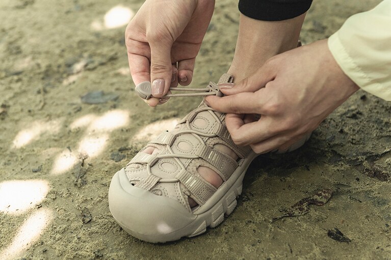 アクティビティ参加の時は、バンジーコードシステムをしっかり締めてホールド感をアップ。