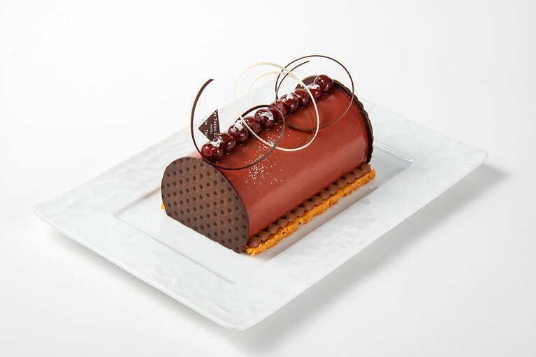 「ビュッシュ・ショコラ・ヴァニーユ」 5,500円／東京ステーションホテル。