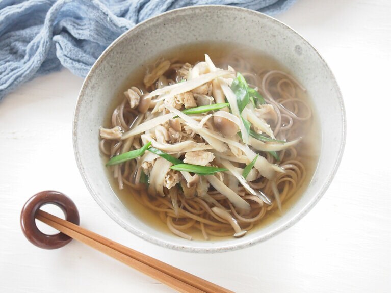 鶏肉ごぼうそば。初出：2024年4月10日