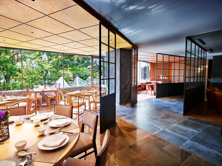 アフタヌーンティーを提供しているのは、ホテル2階の中国料理 「王朝」。伝統の味を守りつつ、現代の嗜好を取り入れた正統派中国料理を提供し続ける名店。