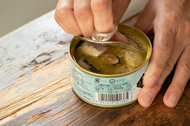 柔らかく煮たいわしがたっぷり。残り汁はスープや味噌汁などに。