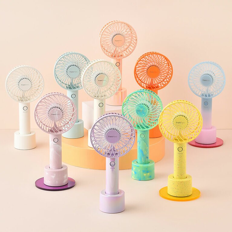 カラーバリエーションは、ホワイト、ミント、マーブルピンク、マーブルグリーン、ドットイエロー、シャイニーオレンジ、オーロラホワイト、オーロラピンク、オーロラパープル、グラデーションブルーの全10色。