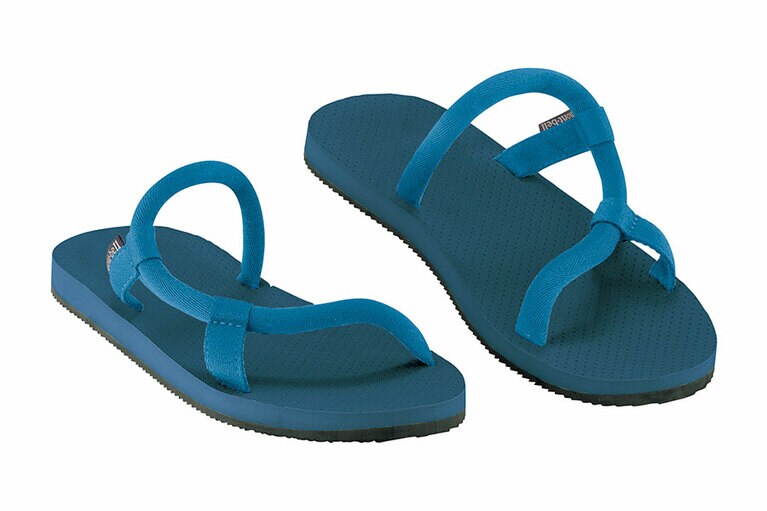 ソックオンサンダル 3,080円／モンベル