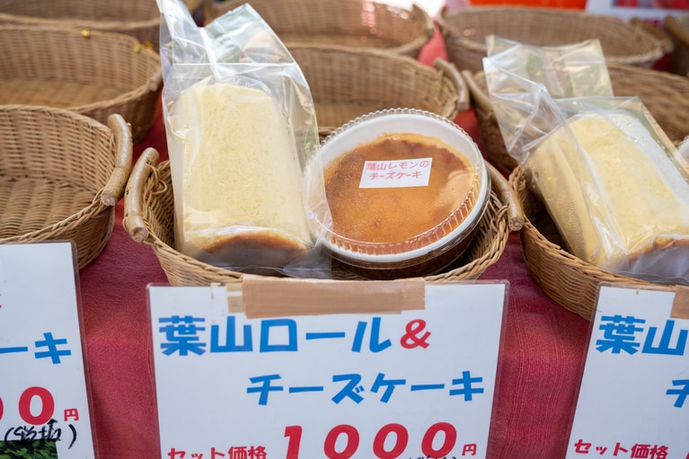 葉山ロール＆チーズケーキのセット1,080円。