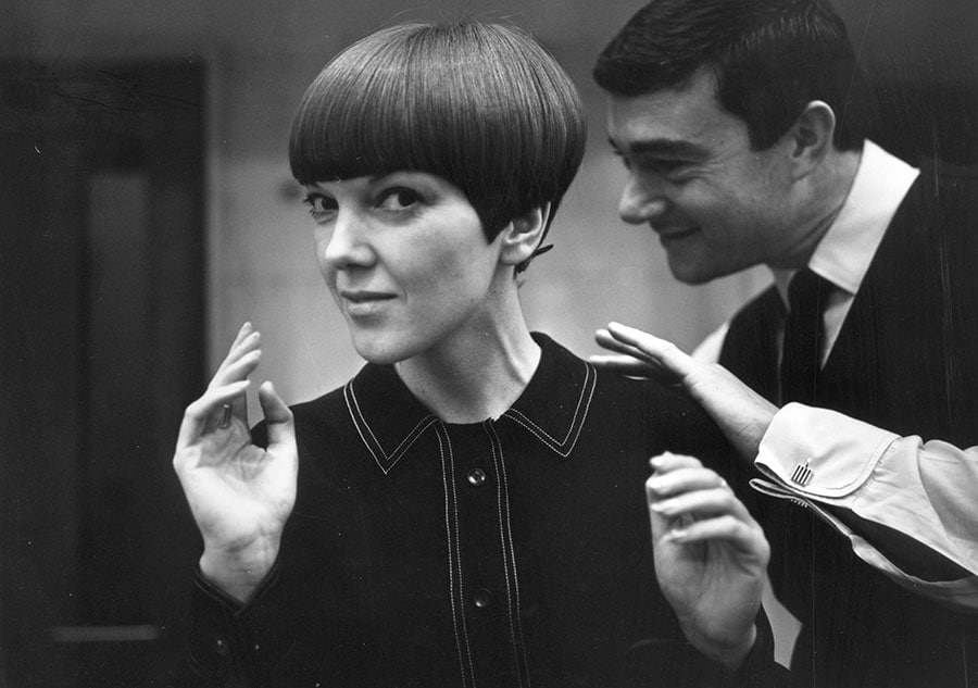 《マリー・クワントと、ヘアスタイリングを担当していたヴィダル・サスーン》1964年 © Ronald Dumont/Daily Express/Hulton Archive/Getty Images
