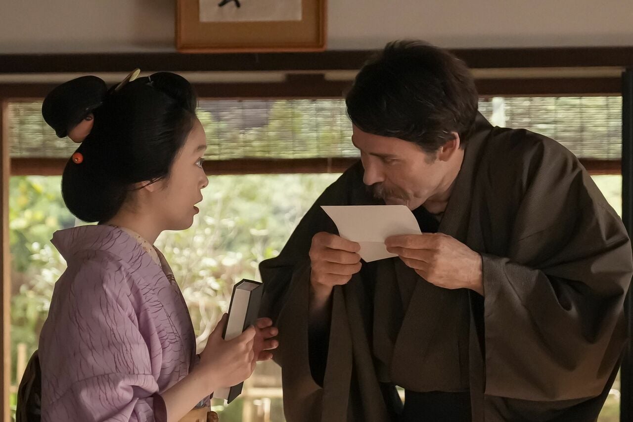 トキとヘブンの二人で書き上げた「KWAIDAN（怪談）」がアメリカから届く。©NHK