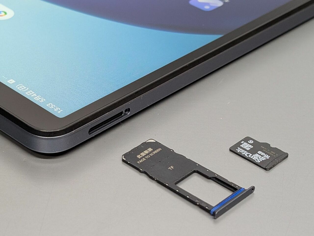 シャオミ製品は2TBまでのメモリカードを追加できるほか、SIMカードを用意することでセルラー接続にも対応します