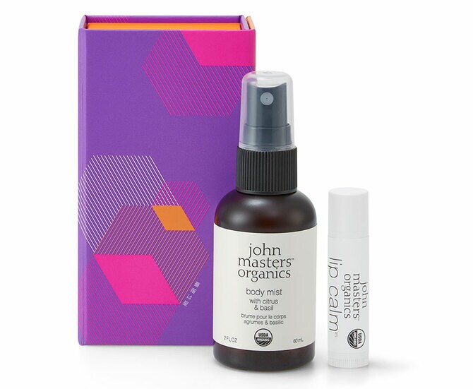 “薔薇は星”＜body care＞ C＆Bボディミスト 60mL、リップカーム 4g 3,410円(2022年11月24日[木]数量限定発売中)。