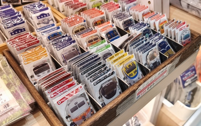 マグネットで臺灣鐵路の車両を全種類揃えてみては？