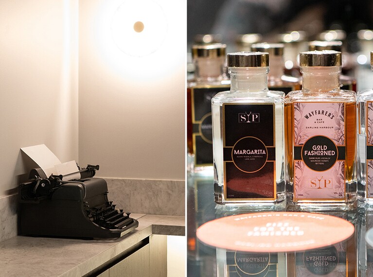 左：ロビースペースの片隅にはタイプライターが。
右：オリジナルのカクテルボトルをただいま販売中。