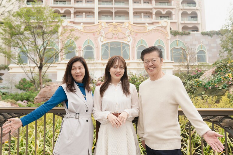 左から吉田よしかさん、娘の吉田みくさん、吉田パパ。