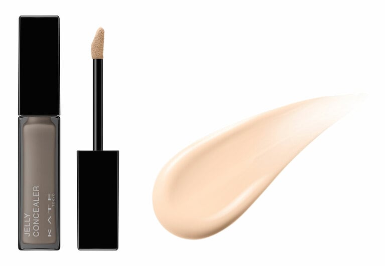 01 淡月。ファンデーションとしても使えるかなり明るめのベージュ。