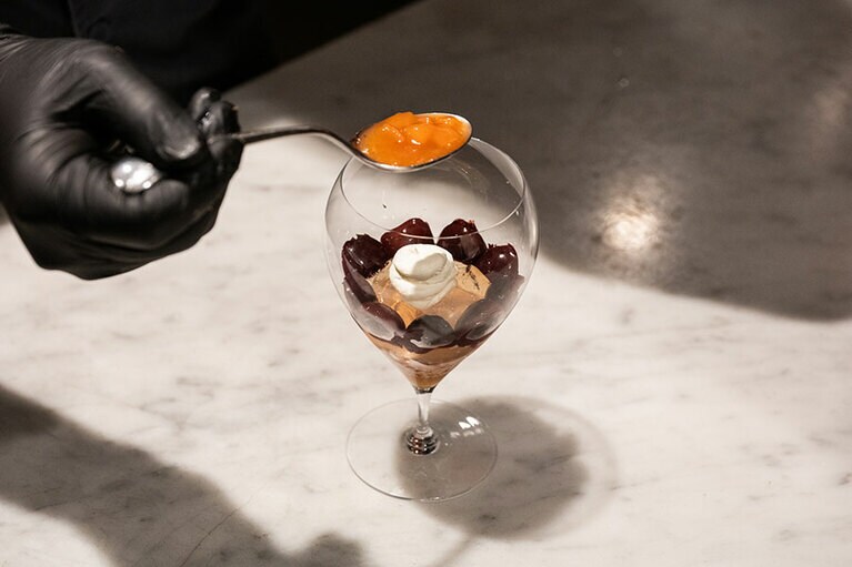 白桃は旬に加熱して保存。