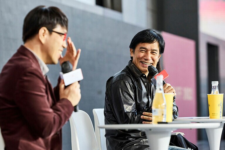 連日、オープントークをするトニーさん。他にも観客との対話に挑んだり、大忙しだった。©BIFF