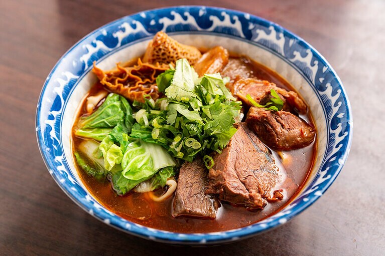 大三元ミックス牛肉麺(並盛) 230元。