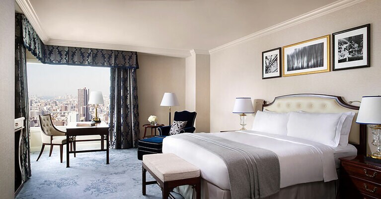 ヨーロッパ調の洗練されたインテリアの客室。