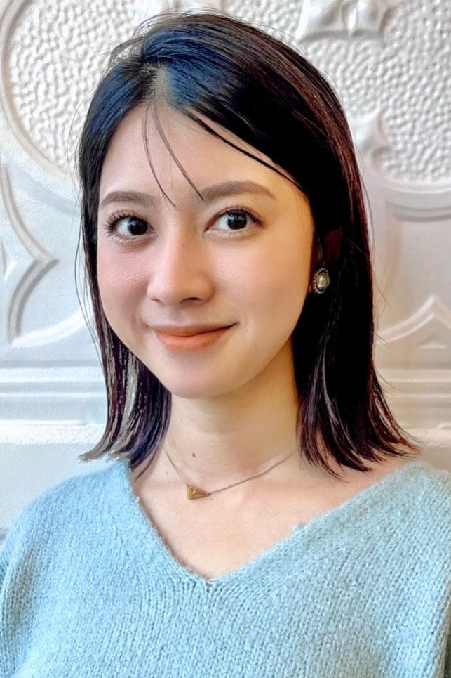 すっきりタイトな鎖骨ミディ。