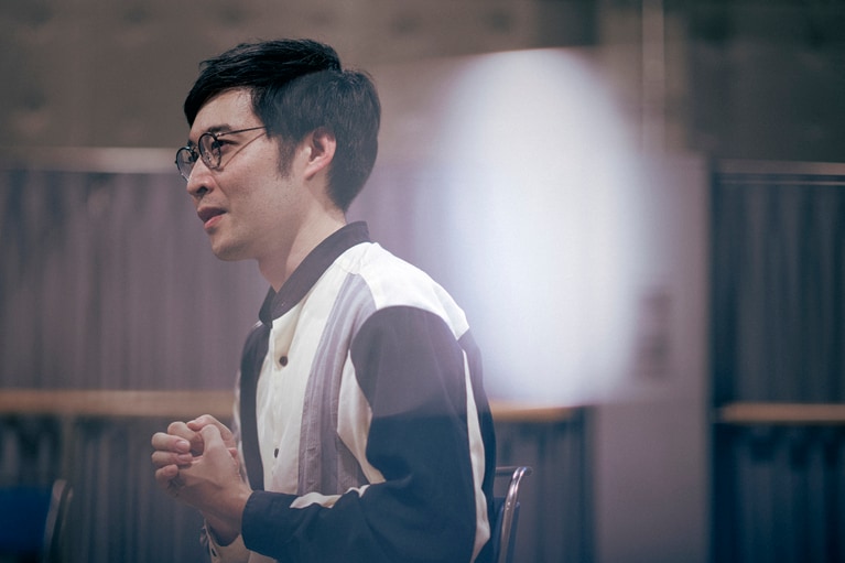 ヌトミックを主宰する額田大志さん。