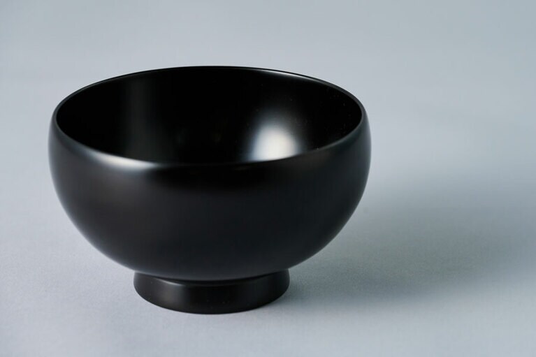 漆椀 20,000円〜／赤木明登さんのHP(www.nurimono.net)にて、展覧会情報や取扱店情報あり