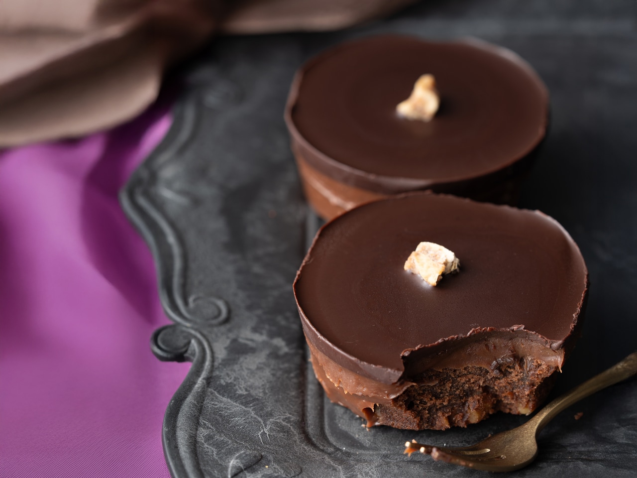 成城石井自家製 無花果と胡桃のキャラメルブラウニー 1個647円。