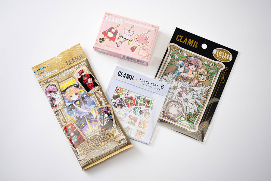 「CLAMP展」グッズ。