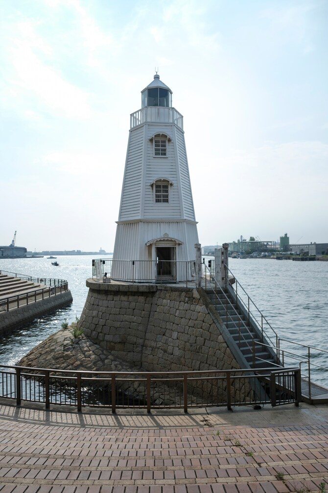 まるで教会の鐘楼のよう！ノスタルジックで美しく愛らしい旧堺燈台へ