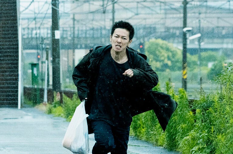 ©2021映画「護られなかった者たちへ」製作委員会